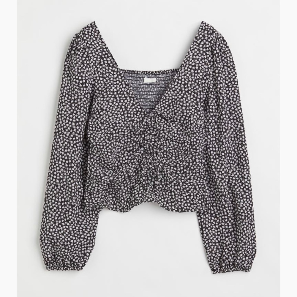 H&M black and whit floral top